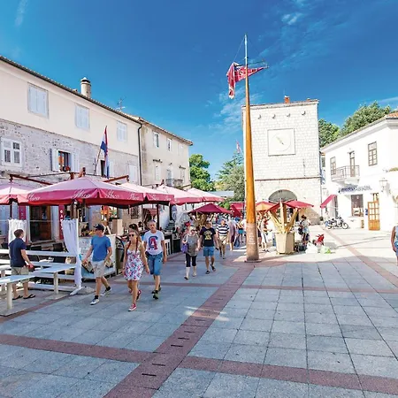 Дом отдыха In Krk With Outdoor Swimming Pool *