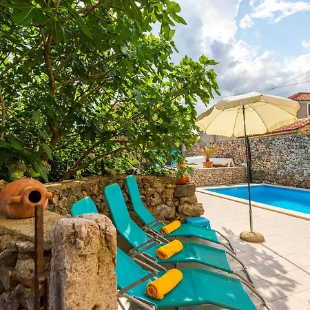 In Krk With Outdoor Swimming Pool Σπίτι διακοπών *