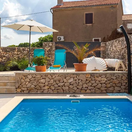Ferienhaus In Krk With Outdoor Swimming Pool *